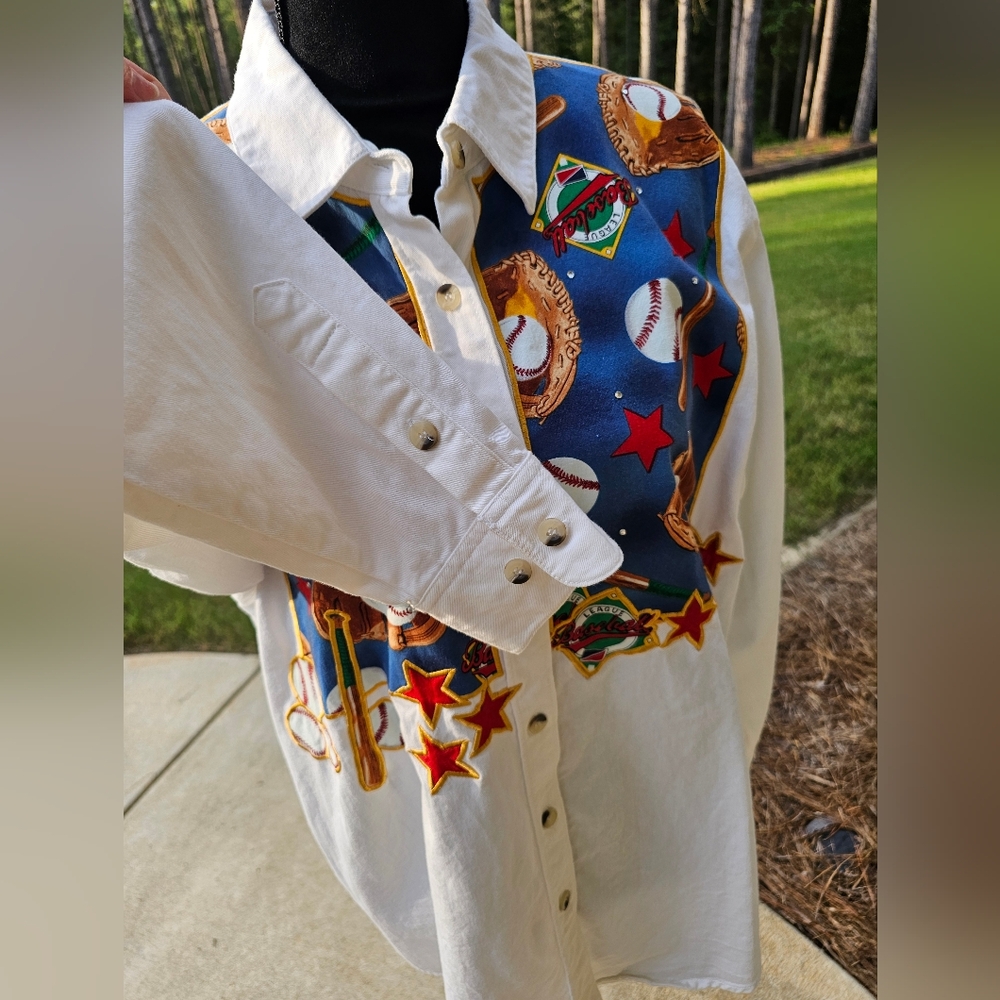 The Quacker Factory Baseball Themed White Button Up Shirt Size Large Vintage - Picture 2 of 8